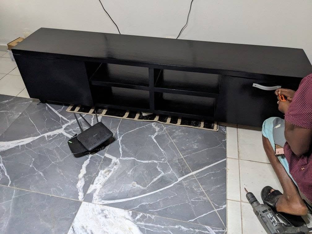 meuble-tv-design-noir-laque